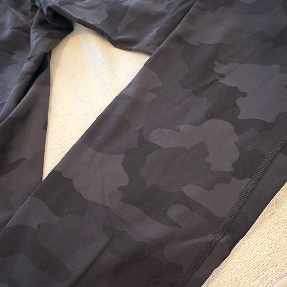 lululemon wonder under 28” camo leggings - Picture 3 of 3